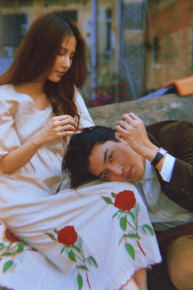 Diễm My 9x chụp ảnh tình tứ với bạn thân nhưng lại viết thư tình gửi bạn trai yêu xa - Ảnh 3. Diễm My 9x chụp ảnh tình tứ với bạn thân nhưng lại viết thư tình gửi bạn trai yêu xa - Ảnh 3.
