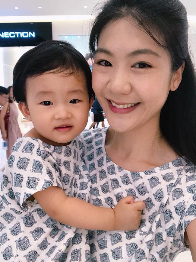 Từ ngày công khai lên chức mẹ, nữ cơ trưởng Huỳnh Lý Đông Phương không ngại chia sẻ ảnh bé Pika dễ thương khiến các mẹ bỉm sữa mê mẩn - Ảnh 3.