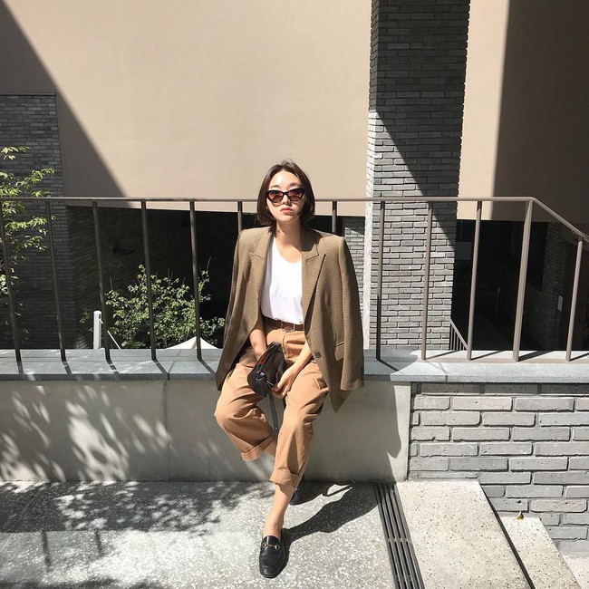 15 set đồ đến từ street style Châu Á sẽ cho bạn phong cách chuẩn quý cô thanh lịch - Ảnh 11. 15 set đồ đến từ street style Châu Á sẽ cho bạn phong cách chuẩn quý cô thanh lịch - Ảnh 11.