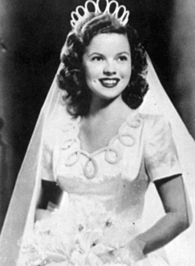 Cuộc đời Shirley Temple: Từ thần đồng diễn xuất đoạt giải Oscar khi mới 7 tuổi đến nữ chính trị gia kiệt xuất được tổng thống Mỹ nể trọng - Ảnh 11.