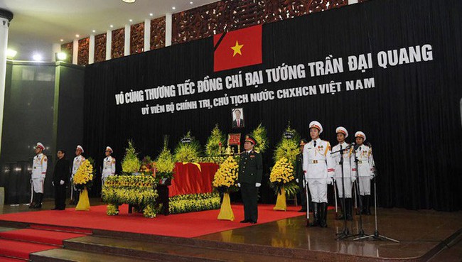 1.500 đoàn với khoảng 50.000 người đến viếng cố Chủ tịch nước Trần Đại Quang - Ảnh 2.