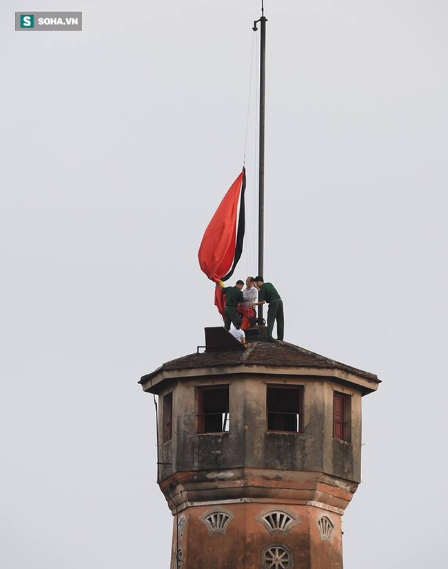 Khắp nơi treo cờ rủ Quốc tang Chủ tịch nước Trần Đại Quang - Ảnh 26.