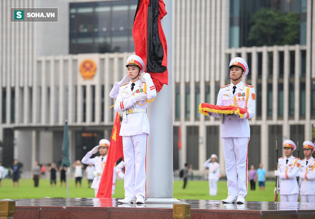 Khắp nơi treo cờ rủ Quốc tang Chủ tịch nước Trần Đại Quang - Ảnh 10.