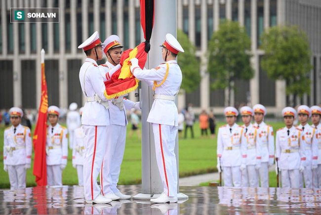 Khắp nơi treo cờ rủ Quốc tang Chủ tịch nước Trần Đại Quang - Ảnh 8.