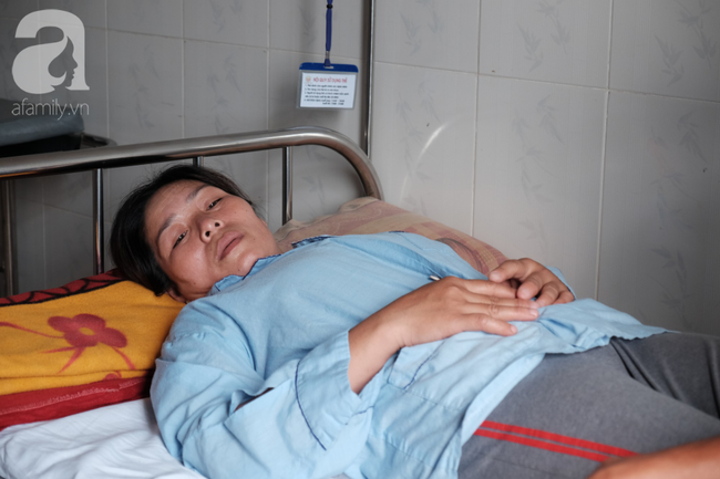 Người mẹ 4 con bị u xơ tử cung nặng, cam chịu đau đớn suốt 2 năm được bác sĩ Sài Gòn vượt hàng trăm cây số đến cứu - Ảnh 2.