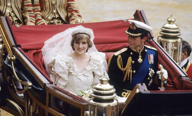 Lần đầu tiết lộ âm mưu của cha đẻ bà Camilla, khiến Thái tử Charles không lấy được người mình yêu, Công nương Diana buộc trở thành kẻ thay thế - Ảnh 4.