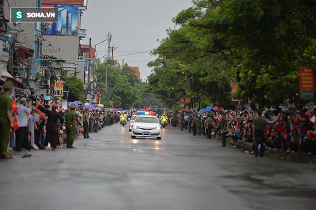Chủ tịch nước Trần Đại Quang trở về đất mẹ - Ảnh 40.