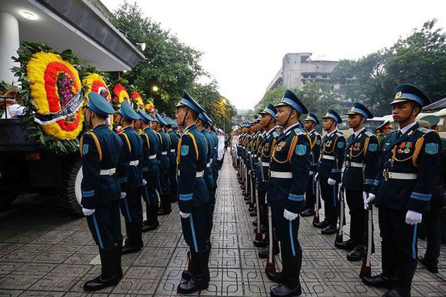 Xe tang đưa linh cữu Chủ tịch nước Trần Đại Quang về quê hương Ninh Bình - Ảnh 64.