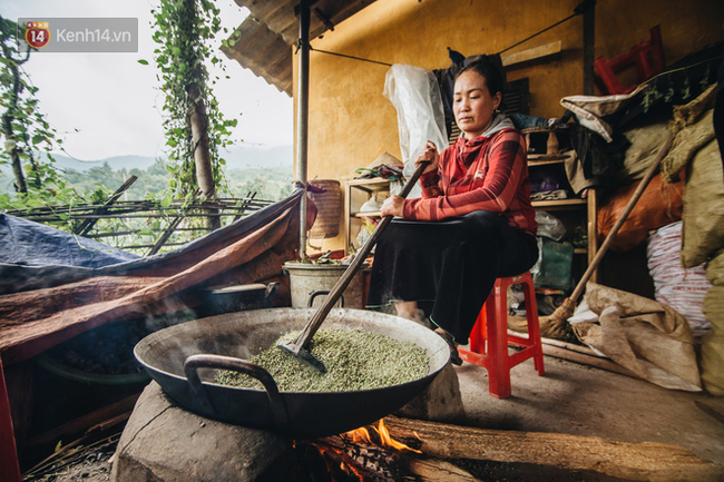 Đến Tú Lệ một lần trong năm, để ngắm ruộng bậc thang và xem người dân làm cốm - Ảnh 7.