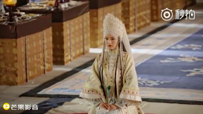Trọn bộ cảnh Hàm Hương - Lý Thấm xuất hiện: Tử Cấm Thành bị càn quét, Càn Long - Hoắc Kiến Hoa say mê điên dại - Ảnh 3. Trọn bộ cảnh Hàm Hương - Lý Thấm xuất hiện: Tử Cấm Thành bị càn quét, Càn Long - Hoắc Kiến Hoa say mê điên dại - Ảnh 3.