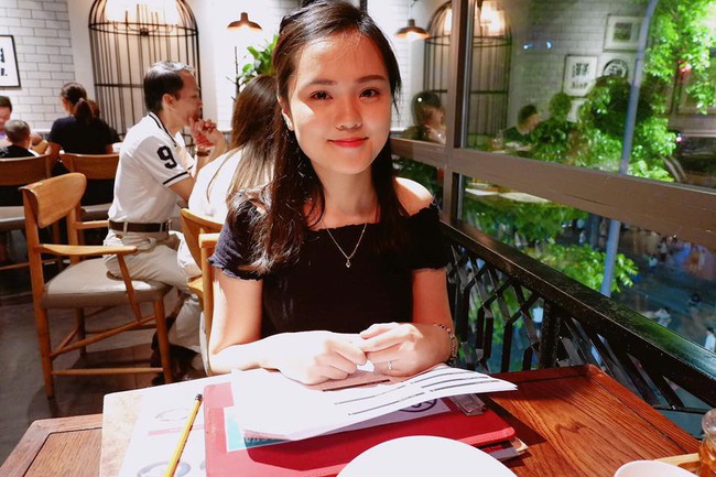Nhan sắc kẹo ngọt, gia thế giàu có của Quỳnh Anh - cô gái khiến Duy Mạnh đang dự lễ mừng công vẫn tranh thủ ra gặp mặt - Ảnh 6.