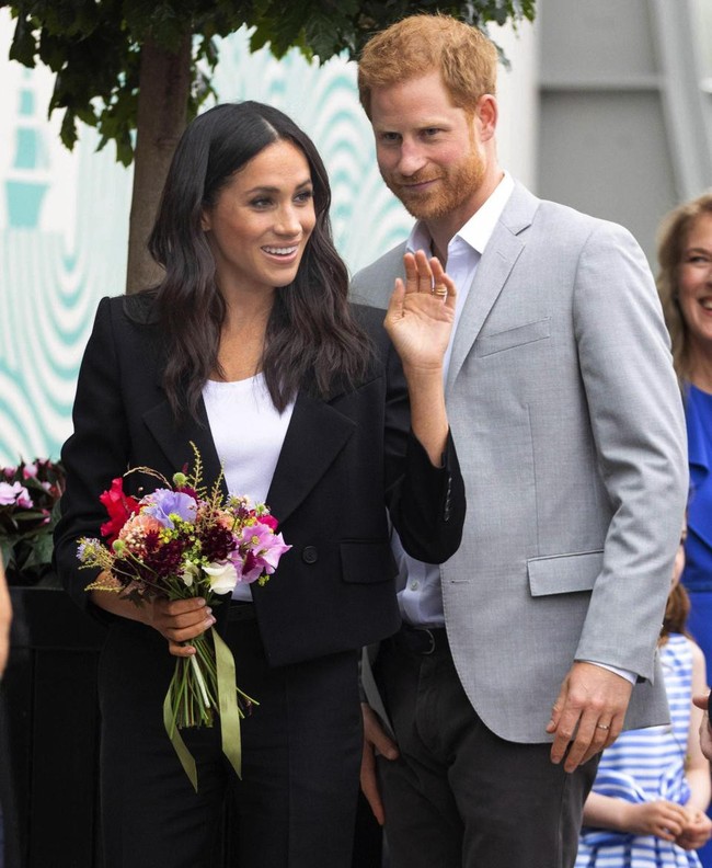 Hoàng tử Harry đã tặng Công nương Meghan một món quà lãng mạn và ý nghĩa hơn cả nhẫn kim cương trước ngày họ công khai mối quan hệ - Ảnh 1.