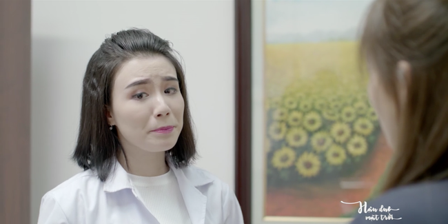 Bác sĩ Hoài Phương - Khả Ngân khóc ngất vì đụng phải nữ phụ não tàn trong Hậu duệ mặt trời - Ảnh 1.