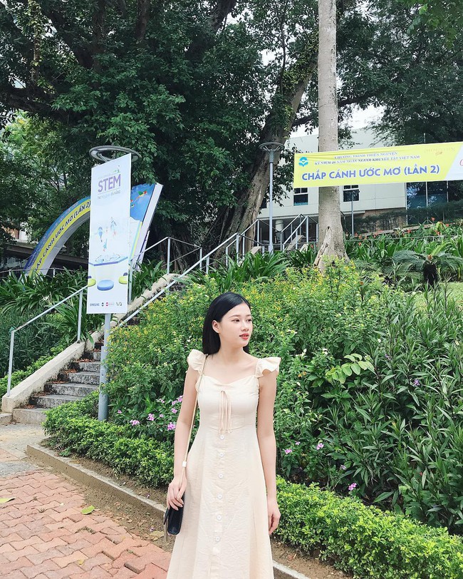 Vẻ đẹp mong manh của Như Phương - cô nàng Quảng Trị sinh năm 1999, đang được cả MXH nghi vấn là người yêu của cầu thủ Đức Chinh - Ảnh 10.