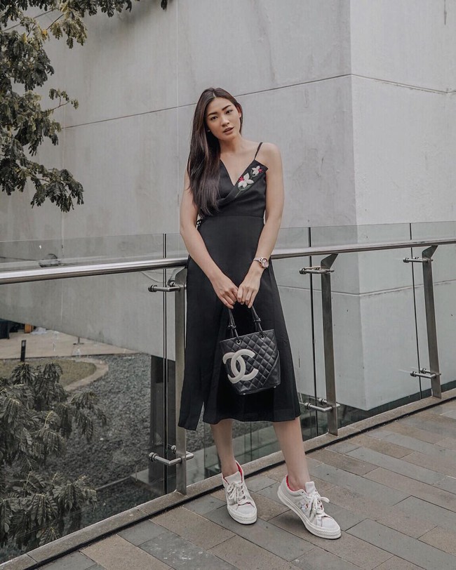 Street style Châu Á: 15 bộ đồ tuần này rất đáng để bạn học tập cho mùa thu cận kề - Ảnh 12. Street style Châu Á: 15 bộ đồ tuần này rất đáng để bạn học tập cho mùa thu cận kề - Ảnh 12.