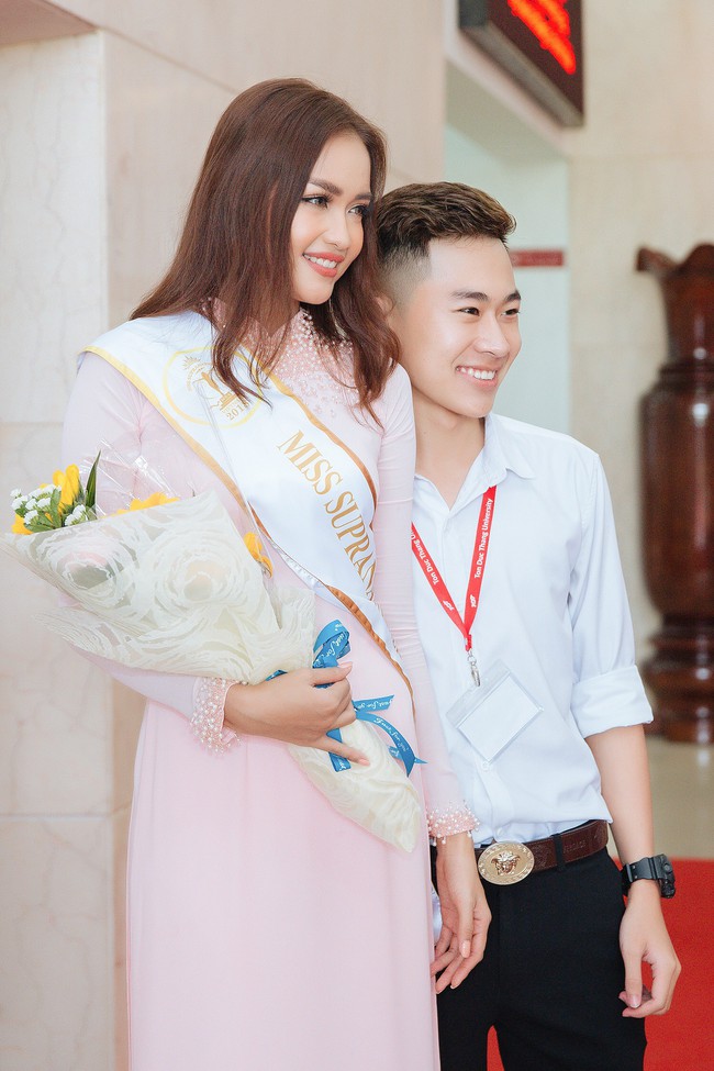 Hoa hậu Ngọc Châu về thăm trường cũ sau khi đăng quang Miss Supranational - Ảnh 6. Hoa hậu Ngọc Châu về thăm trường cũ sau khi đăng quang Miss Supranational - Ảnh 6.
