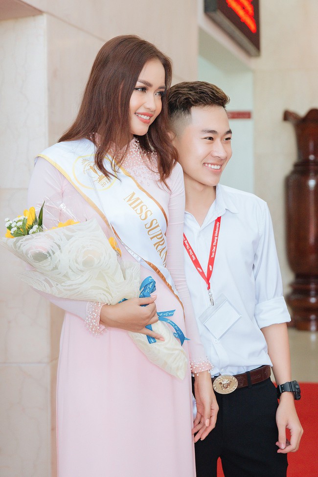 Hoa hậu Ngọc Châu về thăm trường cũ sau khi đăng quang Miss Supranational - Ảnh 6.