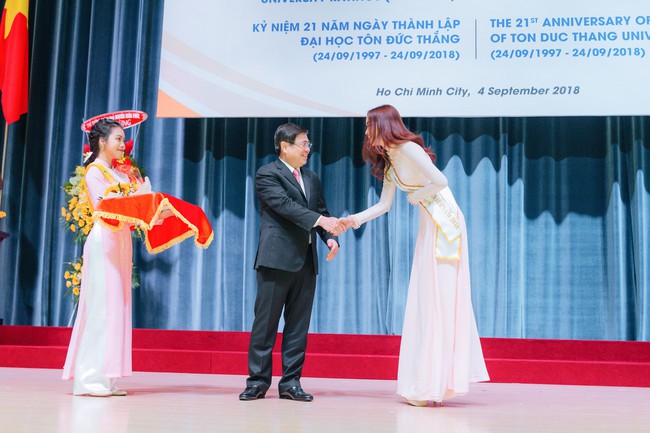 Hoa hậu Ngọc Châu về thăm trường cũ sau khi đăng quang Miss Supranational - Ảnh 5.