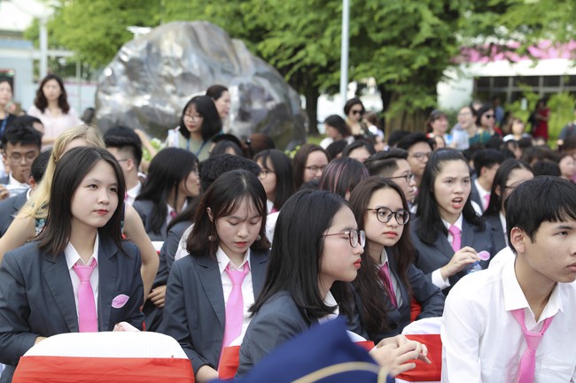 Buổi lễ khai giảng đẳng cấp, ngập sắc hồng của TH School - ngôi trường quốc tế hiện đại nhất thủ đô Hà Nội - Ảnh 3.