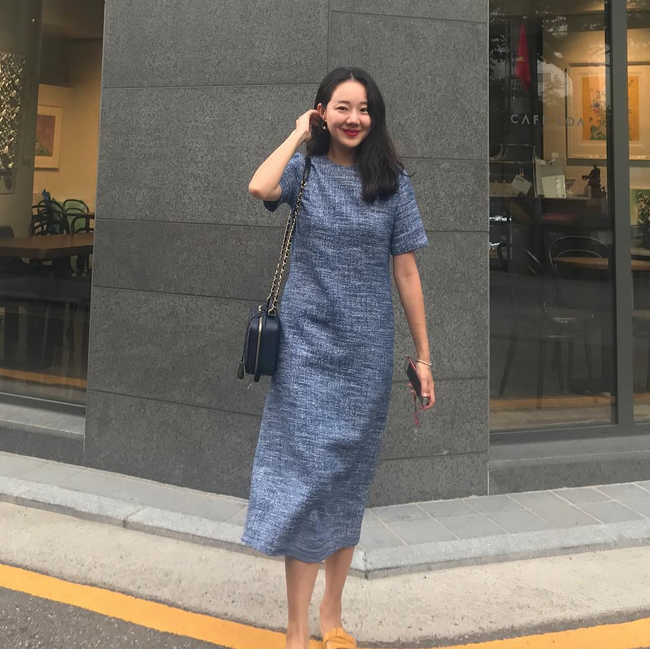 Street style Châu Á: 15 bộ đồ tuần này rất đáng để bạn học tập cho mùa thu cận kề - Ảnh 15. Street style Châu Á: 15 bộ đồ tuần này rất đáng để bạn học tập cho mùa thu cận kề - Ảnh 15.