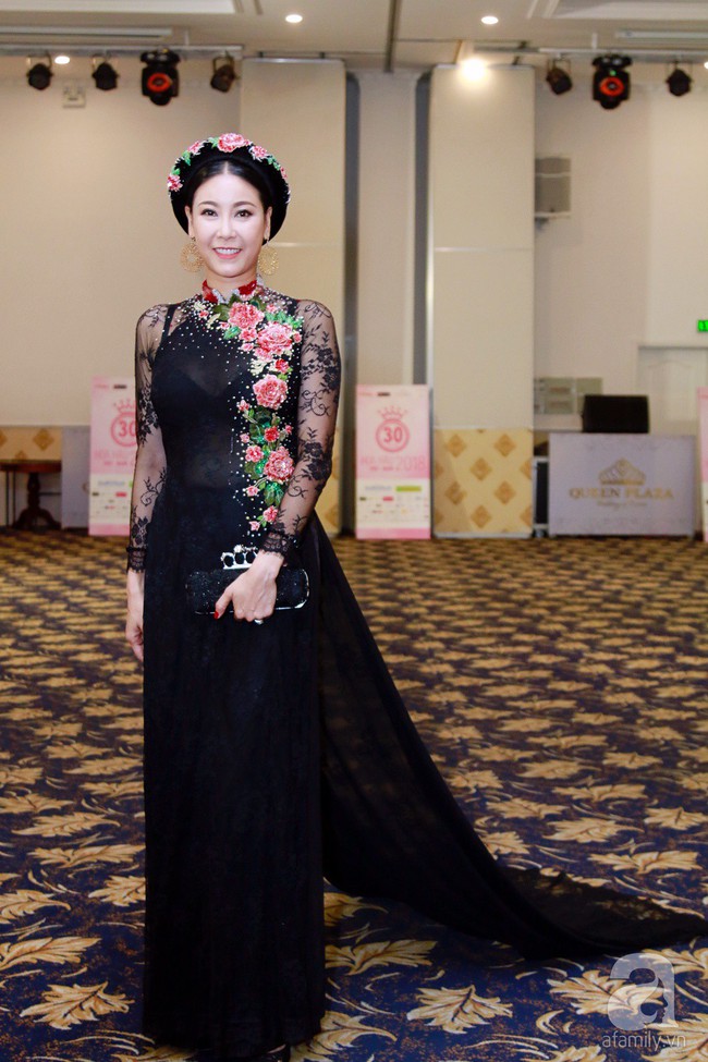 Hoa Hậu Đỗ Mỹ Linh diện váy dài quét đất lộng lẫy như công chúa trong họp báo Chung kết Hoa Hậu Việt Nam - Ảnh 5.