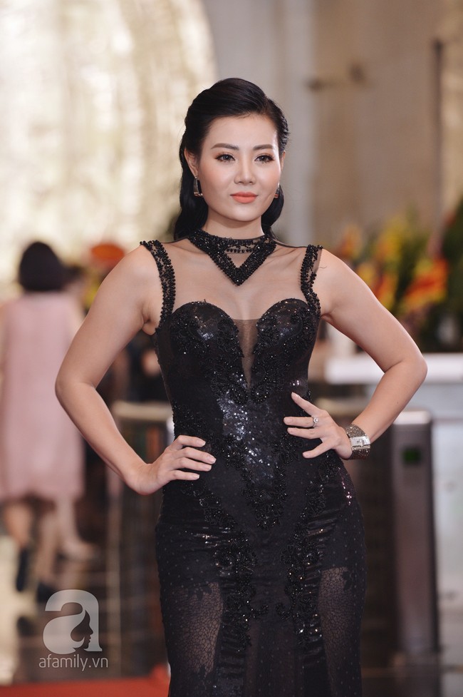 Cặp đôi Cả một đời ân oán Hồng Đăng - Hồng Diễm hội ngộ trên thảm đỏ VTV Awards 2018 - Ảnh 3. Cặp đôi Cả một đời ân oán Hồng Đăng - Hồng Diễm hội ngộ trên thảm đỏ VTV Awards 2018 - Ảnh 3.