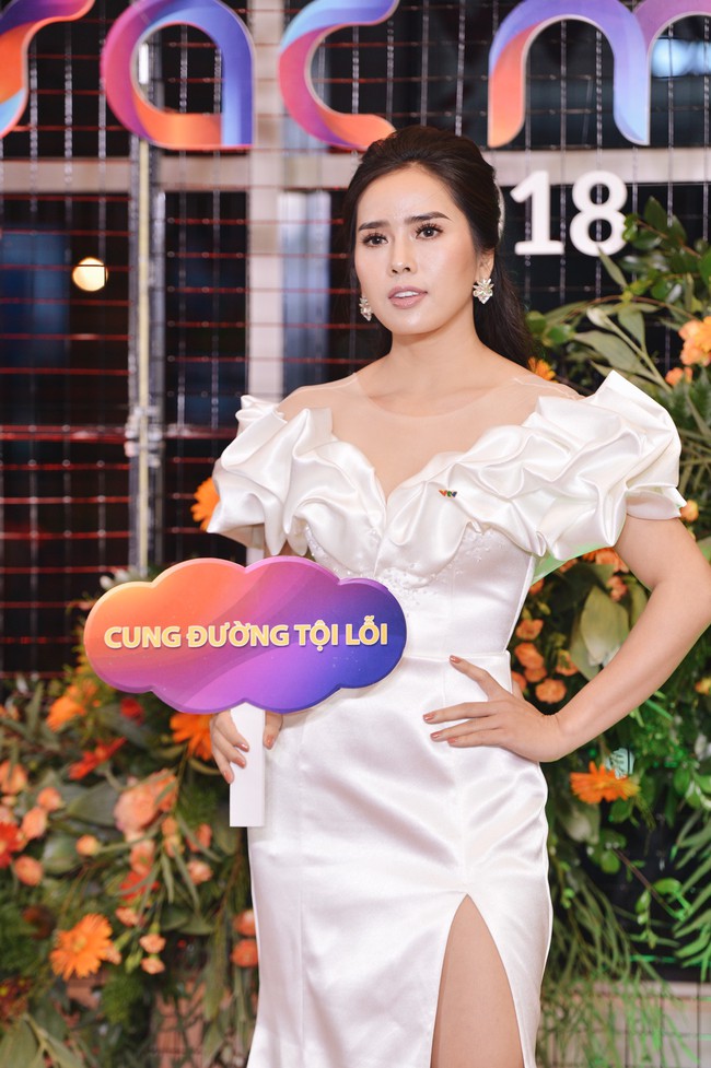 Cặp đôi Cả một đời ân oán Hồng Đăng - Hồng Diễm hội ngộ trên thảm đỏ VTV Awards 2018 - Ảnh 5.