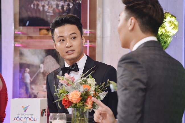 Cặp đôi Cả một đời ân oán Hồng Đăng - Hồng Diễm hội ngộ trên thảm đỏ VTV Awards 2018 - Ảnh 2. Cặp đôi Cả một đời ân oán Hồng Đăng - Hồng Diễm hội ngộ trên thảm đỏ VTV Awards 2018 - Ảnh 2.