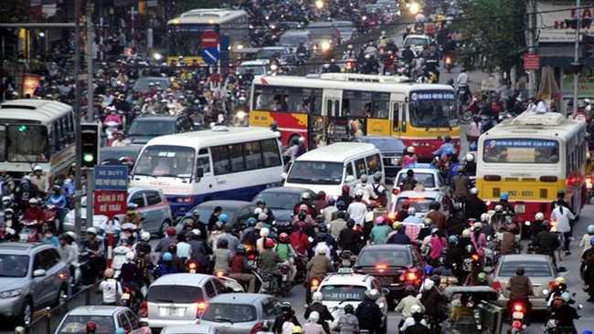 Hà Nội đề xuất thu phí xe vào khu vực dễ ùn tắc ở trung tâm thành phố - Ảnh 1.