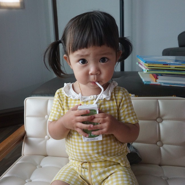 Cô bé Hàn Quốc được phong thánh khó ở của năm với loạt biểu cảm cau có gắt không chịu được! - Ảnh 2.