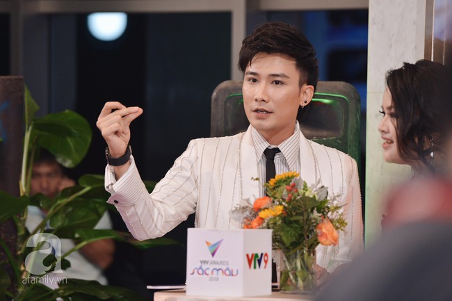 Cặp đôi Cả một đời ân oán Hồng Đăng - Hồng Diễm hội ngộ trên thảm đỏ VTV Awards 2018 - Ảnh 7. Cặp đôi Cả một đời ân oán Hồng Đăng - Hồng Diễm hội ngộ trên thảm đỏ VTV Awards 2018 - Ảnh 7.