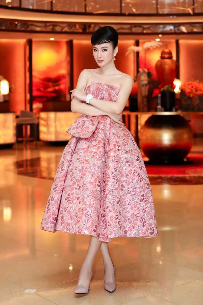 Angela Phương Trinh diện váy khoe vai trần gợi cảm, sánh đôi Hứa Vĩ Văn dự sự kiện - Ảnh 1.