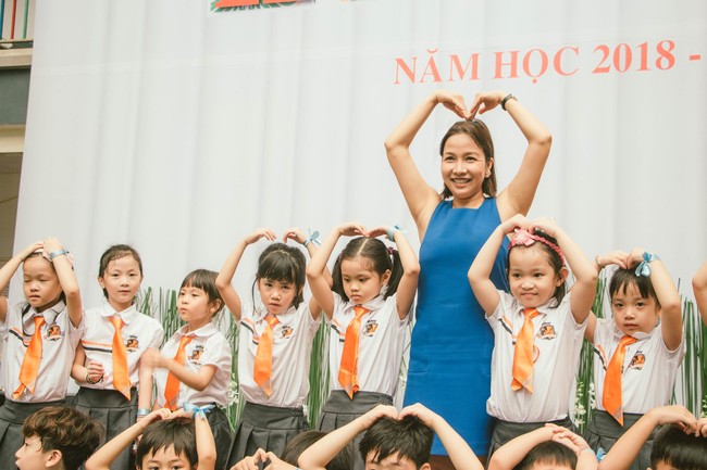 Sau tour diễn cuối cùng trong sự nghiệp, Mỹ Linh hạnh phúc mang âm nhạc tới trường học  - Ảnh 6.