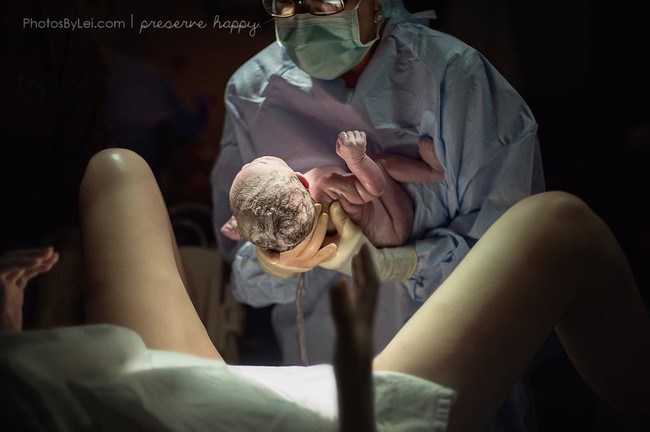 20 bức ảnh thể hiện vẻ đẹp trần trụi của quá trình sinh nở - Ảnh 16.