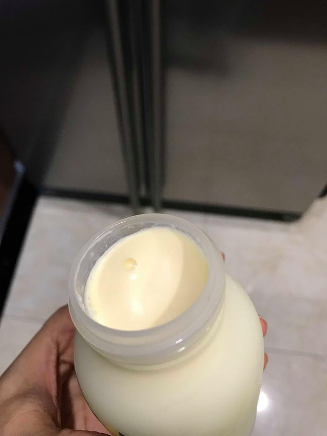Từ sữa vắt ra chỉ đủ tráng bình, MC Hồng Nhung quyết tâm kích sữa, hút được 2,5 lít sữa đặc sánh mỗi ngày - Ảnh 2.