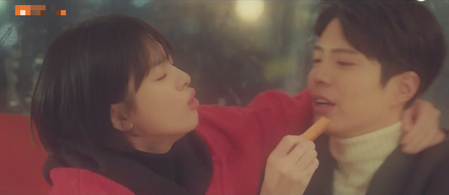 Cảnh Song Hye Kyo say xỉn trong Encounter gợi nhớ bác sĩ Kang của Hậu duệ mặt trời - Ảnh 9. Cảnh Song Hye Kyo say xỉn trong Encounter gợi nhớ bác sĩ Kang của Hậu duệ mặt trời - Ảnh 9.