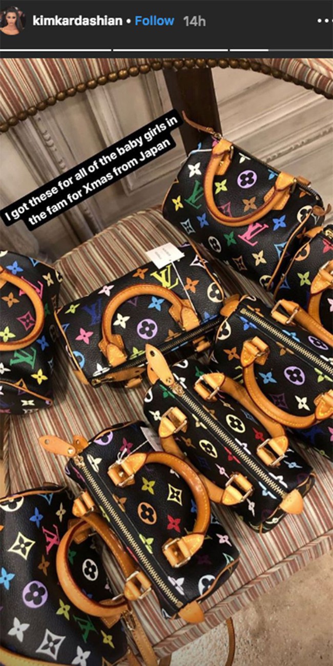 Tâm lý như Kim Kardashian: chi gần 200 triệu VNĐ mua cả rổ túi Louis Vuitton tặng cho các bé gái trong nhà, ai cũng có phần đỡ phải tị nhau - Ảnh 2.