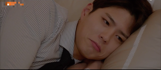 Lần đầu ngủ chung giường với phi công trẻ, Song Hye Kyo đã biểu cảm thế này - Ảnh 8.