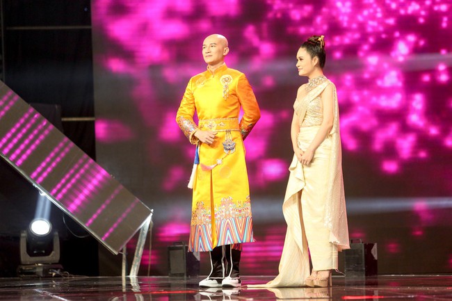 Cãi nhau cả mùa, đến Chung kết The Tiffany Vietnam, cặp  đôi giám khảo thị phi lại đồng lòng làm điều này  - Ảnh 3.