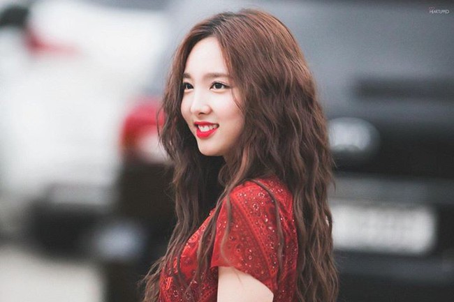 Từ màn đốp chát của Hòa Minzy đến sự lạnh lùng của Hà Tăng đối với người hâm mộ: Ai cũng cần được đối xử tử tế - Ảnh 7. Từ màn đốp chát của Hòa Minzy đến sự lạnh lùng của Hà Tăng đối với người hâm mộ: Ai cũng cần được đối xử tử tế - Ảnh 7.