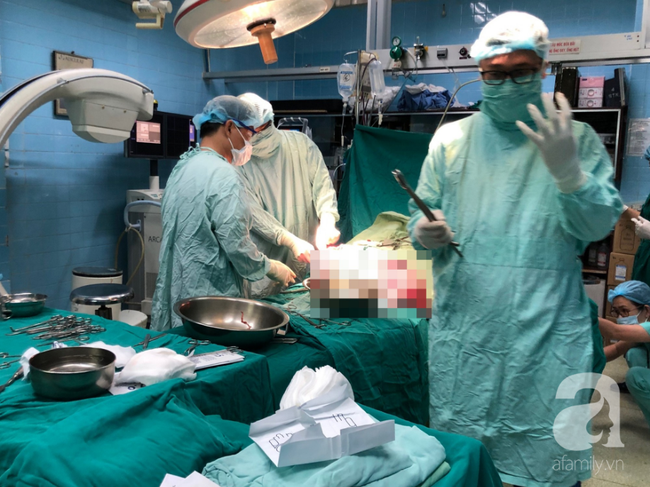 Tai nạn kinh hoàng: Ngã vào máy ép giấy đang hoạt động, nam thanh niên 24 tuổi bị đứt lìa hai đùi - Ảnh 2. Tai nạn kinh hoàng: Ngã vào máy ép giấy đang hoạt động, nam thanh niên 24 tuổi bị đứt lìa hai đùi - Ảnh 2.