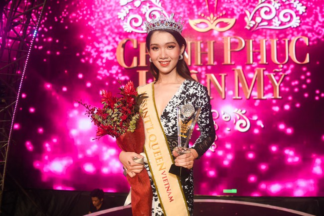Cãi nhau cả mùa, đến Chung kết The Tiffany Vietnam, cặp đôi giám khảo thị phi lại đồng lòng làm điều này - Ảnh 6. Cãi nhau cả mùa, đến Chung kết The Tiffany Vietnam, cặp đôi giám khảo thị phi lại đồng lòng làm điều này - Ảnh 6.