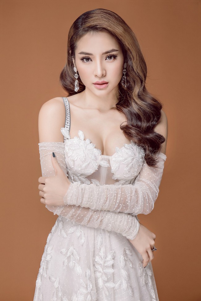 Phương Trinh Jolie cặp kè trai trẻ, ngọt ngào hát nhạc phim của Thu Trang - Ảnh 9. Phương Trinh Jolie cặp kè trai trẻ, ngọt ngào hát nhạc phim của Thu Trang - Ảnh 9.