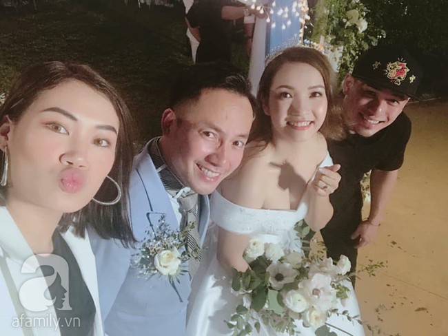 Đây là những khách mời showbiz hiếm hoi trong đám cưới của rapper Tiến Đạt tại Sài Gòn, không có Hari Won - Ảnh 8.