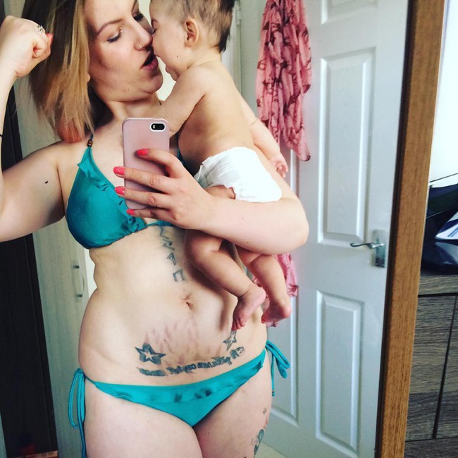 Mới sinh con ít ngày, các mẹ rầm rầm đua nhau “khoe” ảnh chụp body chân thực từng góc cạnh gây sốt mạng xã hội - Ảnh 9.