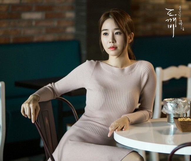 Yoo In Na ngày càng xinh đẹp bất ngờ gây sốc trong phim mới, bí quyết giữ dáng của cô nàng chính là… - Ảnh 6. Yoo In Na ngày càng xinh đẹp bất ngờ gây sốc trong phim mới, bí quyết giữ dáng của cô nàng chính là… - Ảnh 6.