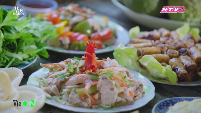 Người phụ nữ giỏi nhất Gạo nếp gạo tẻ chính là Hân: Một tay nấu cả mâm cỗ, mua... 8 căn nhà cho ba mẹ - Ảnh 2. Người phụ nữ giỏi nhất Gạo nếp gạo tẻ chính là Hân: Một tay nấu cả mâm cỗ, mua... 8 căn nhà cho ba mẹ - Ảnh 2.