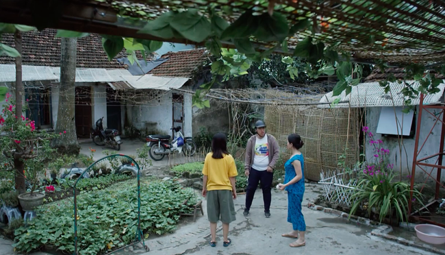 Cầm dao và nói đúng 1 câu này, Công Lý đã trở thành nhân vật đánh sợ nhất Những cô gái trong thành phố - Ảnh 2.