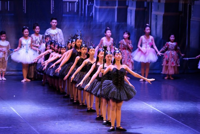 Khán giả thủ đô mãn nhãn với đêm công diễn đầu tiên vở vũ kịch “Người đẹp ngủ trong rừng” - Ảnh 5.