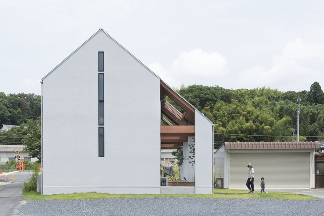 Ngôi nhà cấp 4 ở Nhật có mái hiên rộng để nghe nắng mưa, cảm nhận vị ấm của hạnh phúc gia đình - Ảnh 1.